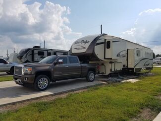 Truck Towing Fifth Wheel
