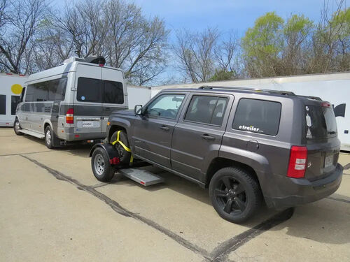RV Dolly Towing Vehicle