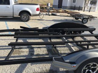 Boat trailer with bunks