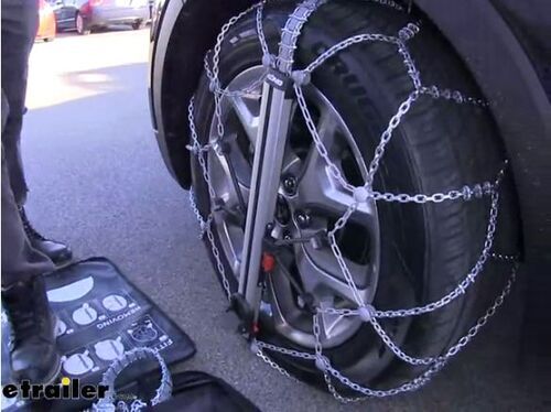 Tire Chain with No Connections Required