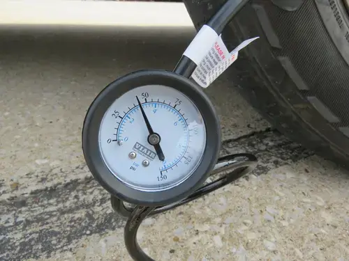 Tire pressure reading on gauge